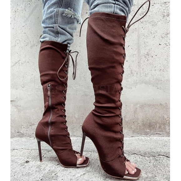 𝙇𝙖𝙨𝙩 8.5 & 9🖤🎥Island Fever Square Peep Toe Boot - Picture 5 of 13